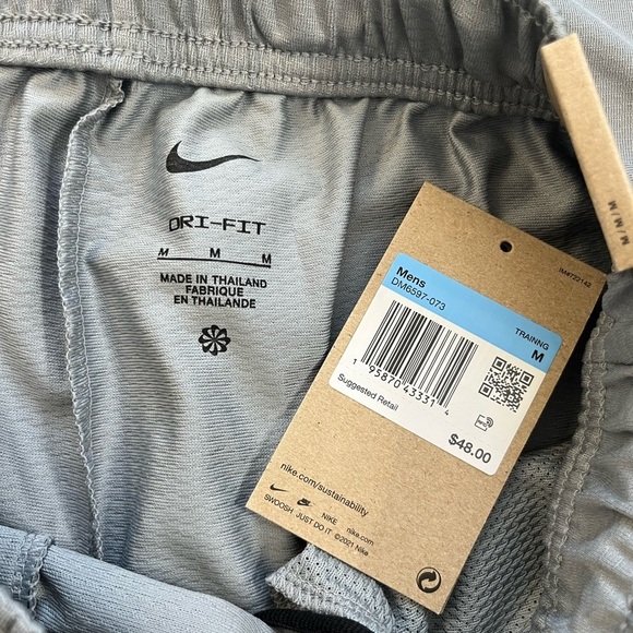 Nike Men’s Lightweight Regular Fit Training Pants Sz Medium With Tags Small Flaw - Picture 2 of 9